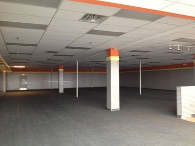 BAY MALL: 910 Spring St, Petoskey, MI 49770